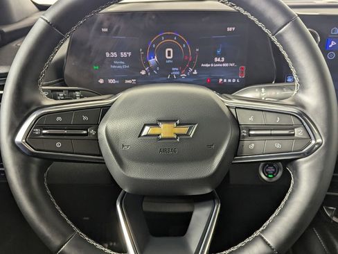 Used 2025 Chevrolet Traverse LT image 15