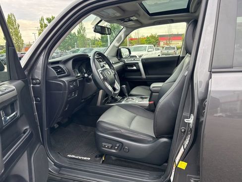 Used 2018 Toyota 4Runner SR5 Premium AWD/4WD image 11