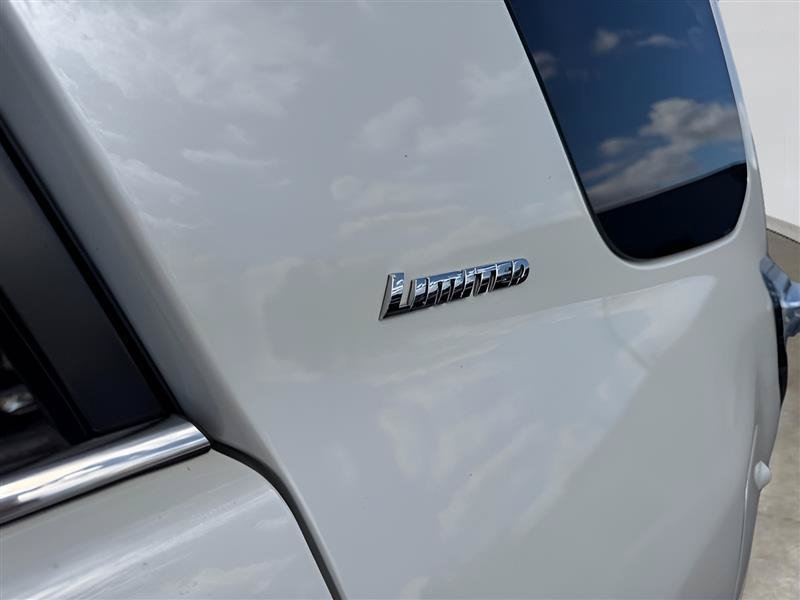Used 2021 Toyota 4Runner Limited AWD/4WD image 14
