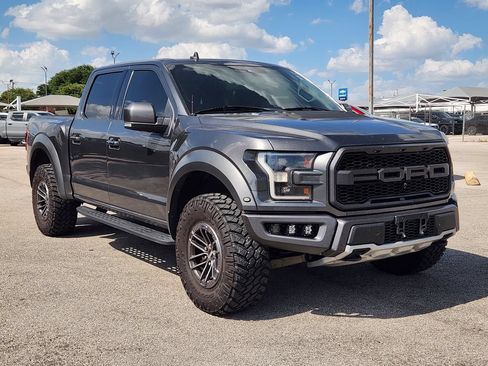Used 2019 Ford F150 Raptor w/ Equipment Group 802A Luxury AWD/4WD image 3