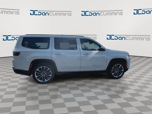 Used 2022 Jeep Wagoneer Series III w/ Premium Group I AWD/4WD image 9