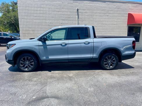 Used 2023 Honda Ridgeline Sport image 2