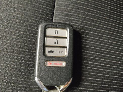 Used 2018 Honda Accord Sport image 32