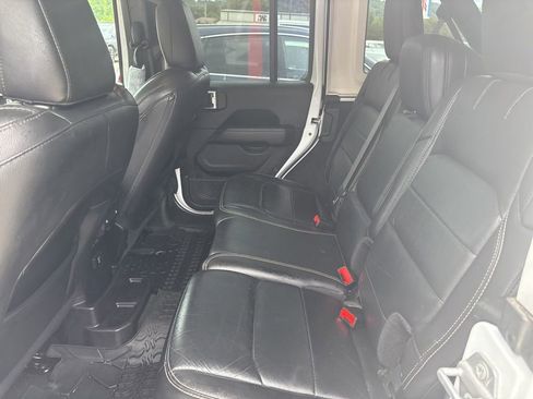 Used 2019 Jeep Wrangler Unlimited Sahara w/ Safety Group AWD/4WD image 14