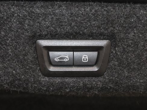 Used 2025 BMW 540i xDrive image 42