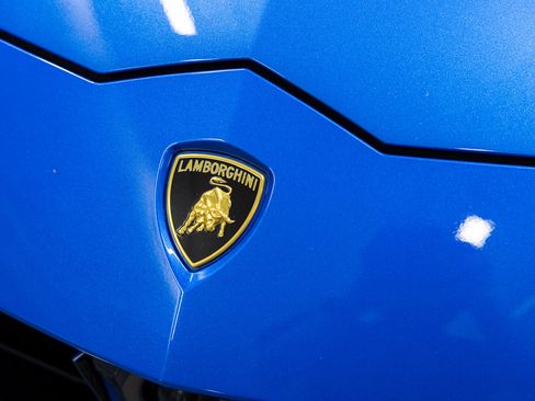 Used 2021 Lamborghini Urus image 11