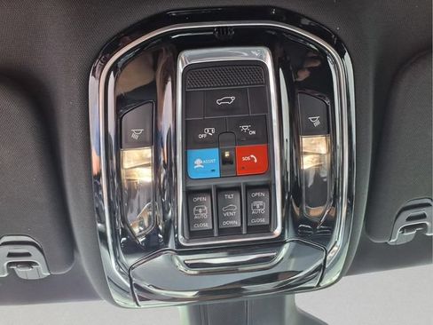 Used 2024 Jeep Grand Wagoneer L 4WD image 32