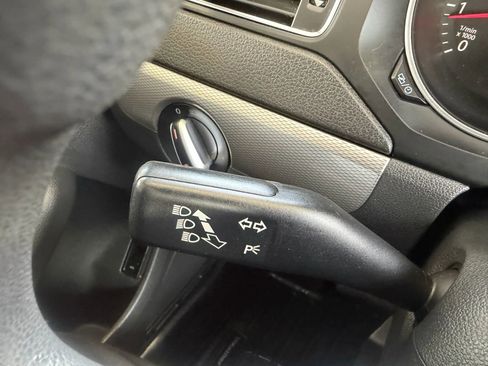 Used 2016 Volkswagen Jetta SE image 12