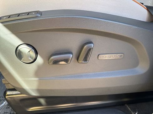 New 2025 Volkswagen ID. Buzz 1st Edition image 15