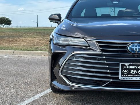 Used 2020 Toyota Avalon Limited w/ Advanced Safety Package FWD image 4