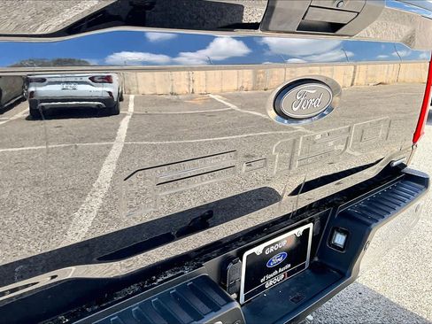 Used 2021 Ford F150 XLT image 10