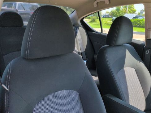 Used 2017 Nissan Versa SV w/ SV Special Edition Package FWD image 7