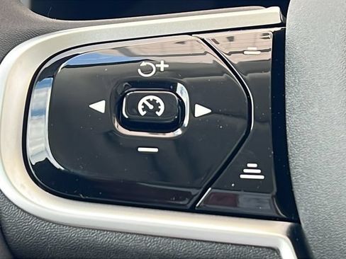 New 2026 Volvo XC60 B5 Plus AWD/4WD image 24
