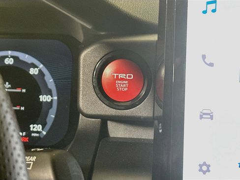 Used 2025 Toyota 4Runner TRD Off-Road Premium AWD/4WD image 20