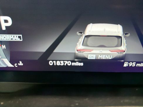 Used 2024 Mitsubishi Outlander SEL image 12