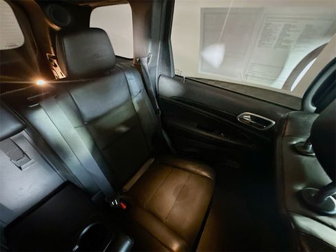 Used 2019 Jeep Grand Cherokee Altitude image 14