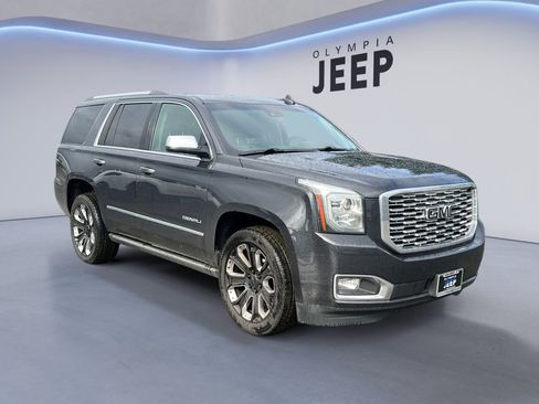 Used 2020 GMC Yukon Denali w/ Denali Ultimate Black Edition image 6