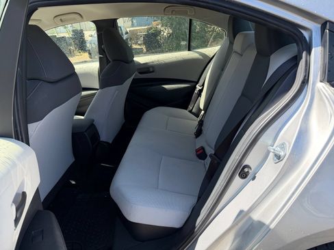 Used 2022 Toyota Corolla LE FWD image 25