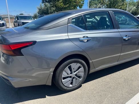 Used 2021 Nissan Altima 2.5 S FWD image 9