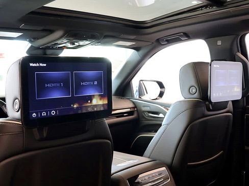 Used 2024 Cadillac Escalade ESV Premium Luxury AWD/4WD image 14