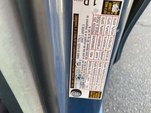 Used 2011 Toyota Yaris 4-Door Hatchback image 19