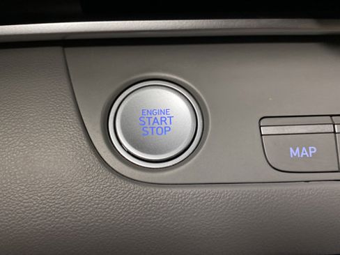 Used 2023 Hyundai Elantra SEL w/ Convenience Package FWD image 21