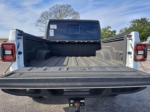Used 2024 Jeep Gladiator Sport image 23