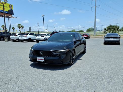 Used 2025 Honda Accord Sport image 4
