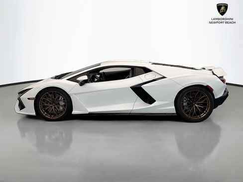 Used 2024 Lamborghini Revuelto AWD/4WD image 30