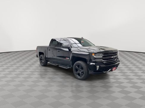 Used 2017 Chevrolet Silverado 1500 LTZ Z71 w/ Realtree Edition image 33