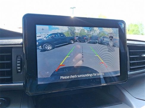 Certified 2022 Ford Explorer XLT w/ Equipment Group 202A image 19