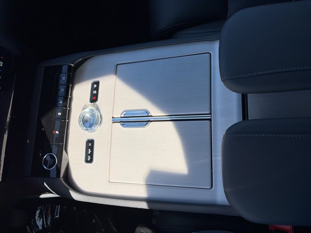 New 2025 Lincoln Navigator Reserve w/ Jet Appearance Package AWD/4WD image 25