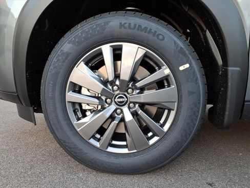 New 2025 Nissan Pathfinder SV w/ Black Appearance Package image 8