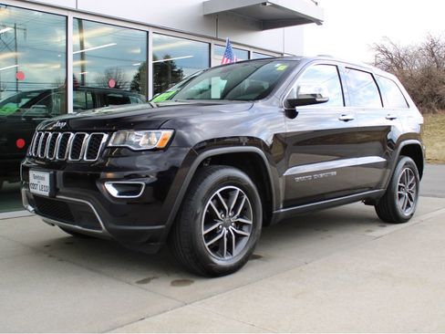 Used 2020 Jeep Grand Cherokee Limited w/ Luxury Group II image 3
