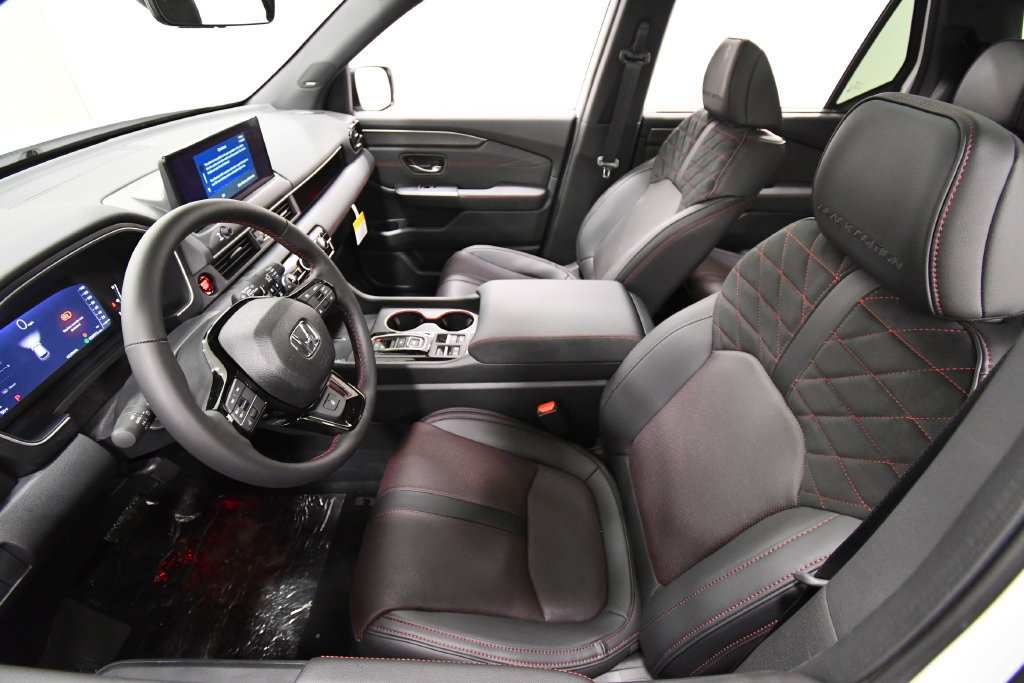New 2026 Honda Pilot Black Edition image 6