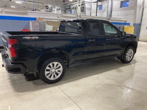 Used 2021 Chevrolet Silverado 1500 Custom w/ Safety Confidence Package AWD/4WD image 8