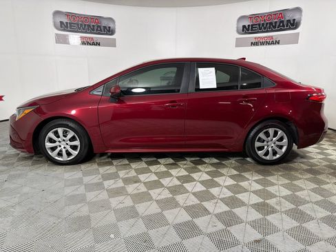 Used 2022 Toyota Corolla LE FWD image 6