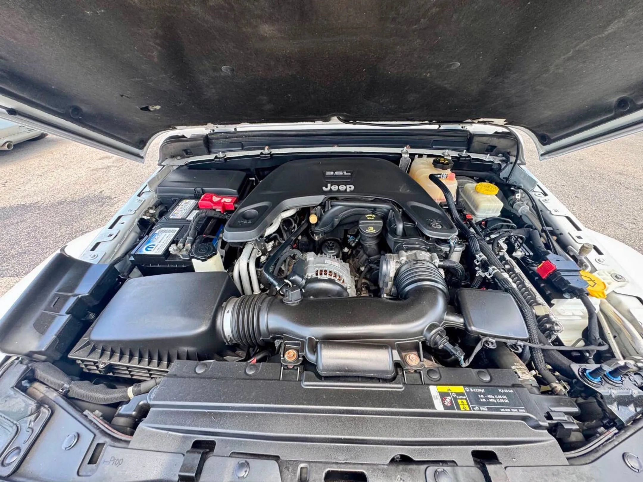 Used 2019 Jeep Wrangler Unlimited Sahara AWD/4WD image 20