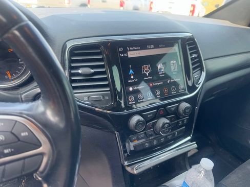 Used 2021 Jeep Grand Cherokee Laredo X AWD/4WD image 12