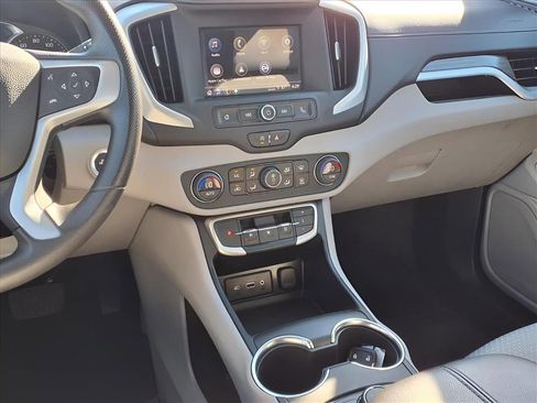 Used 2023 GMC Terrain SLE w/ Driver Convenience Package image 6