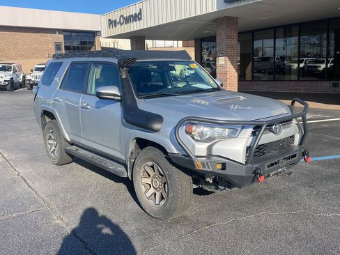 Used 2023 Toyota 4Runner TRD Off-Road image 2