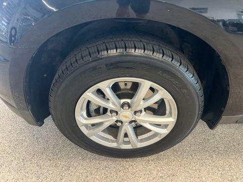 Used 2017 Chevrolet Equinox LT w/ Convenience Package AWD/4WD image 9