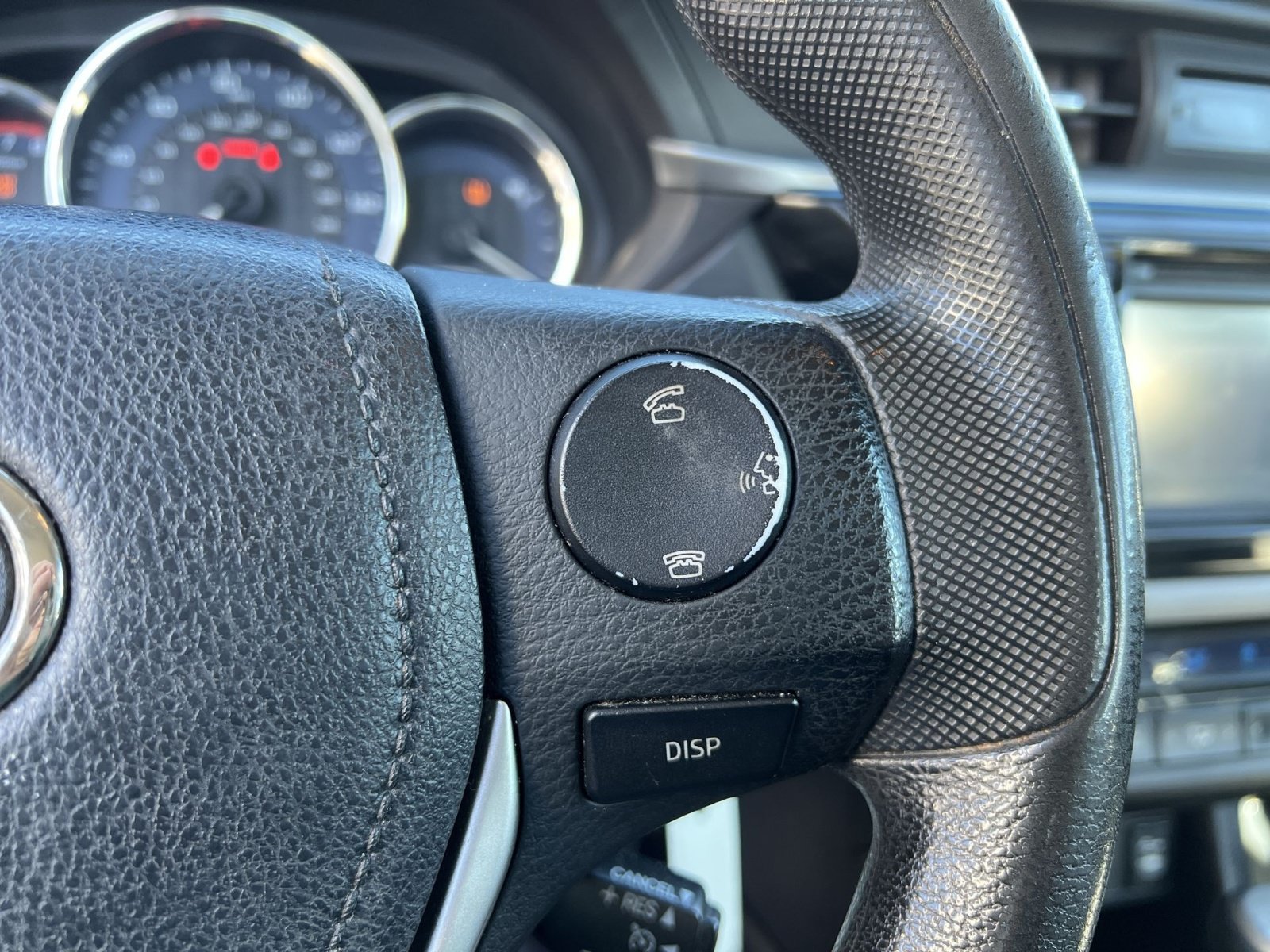 Used 2014 Toyota Corolla LE FWD image 25