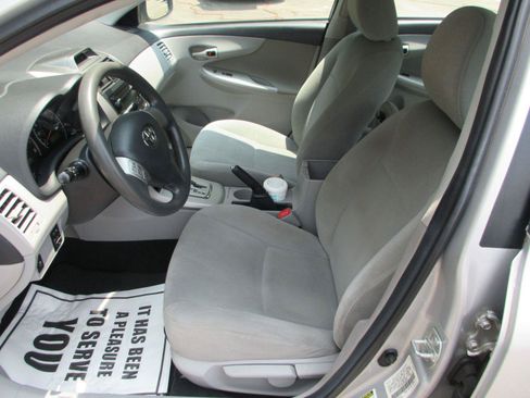 Used 2012 Toyota Corolla LE w/ Premium Pkg FWD image 8