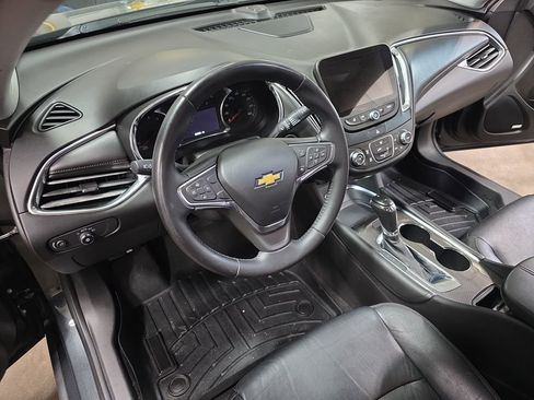 Used 2017 Chevrolet Malibu LT w/ Leather Package image 15