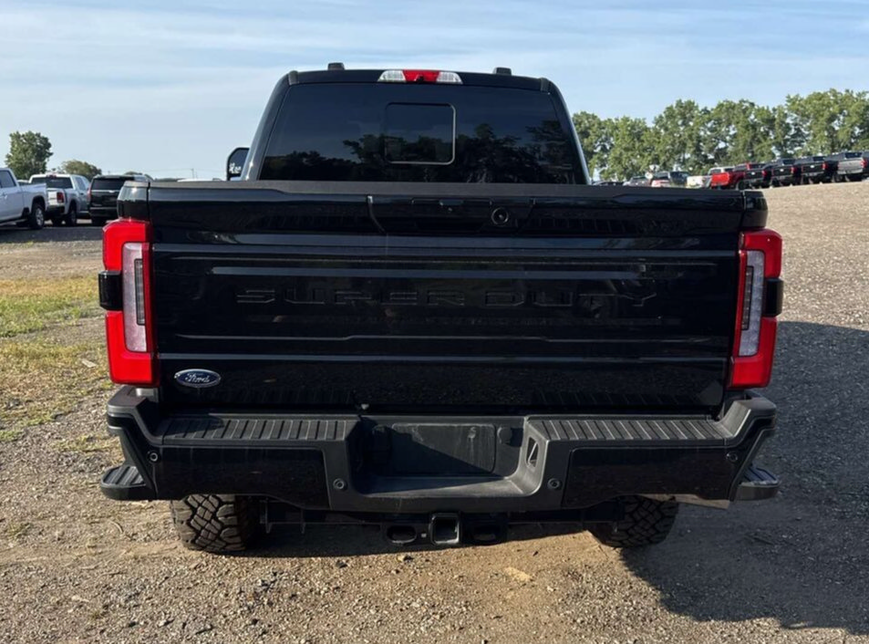 Used 2026 Ford F250 Platinum w/ Tremor Off-Road Package AWD/4WD image 4