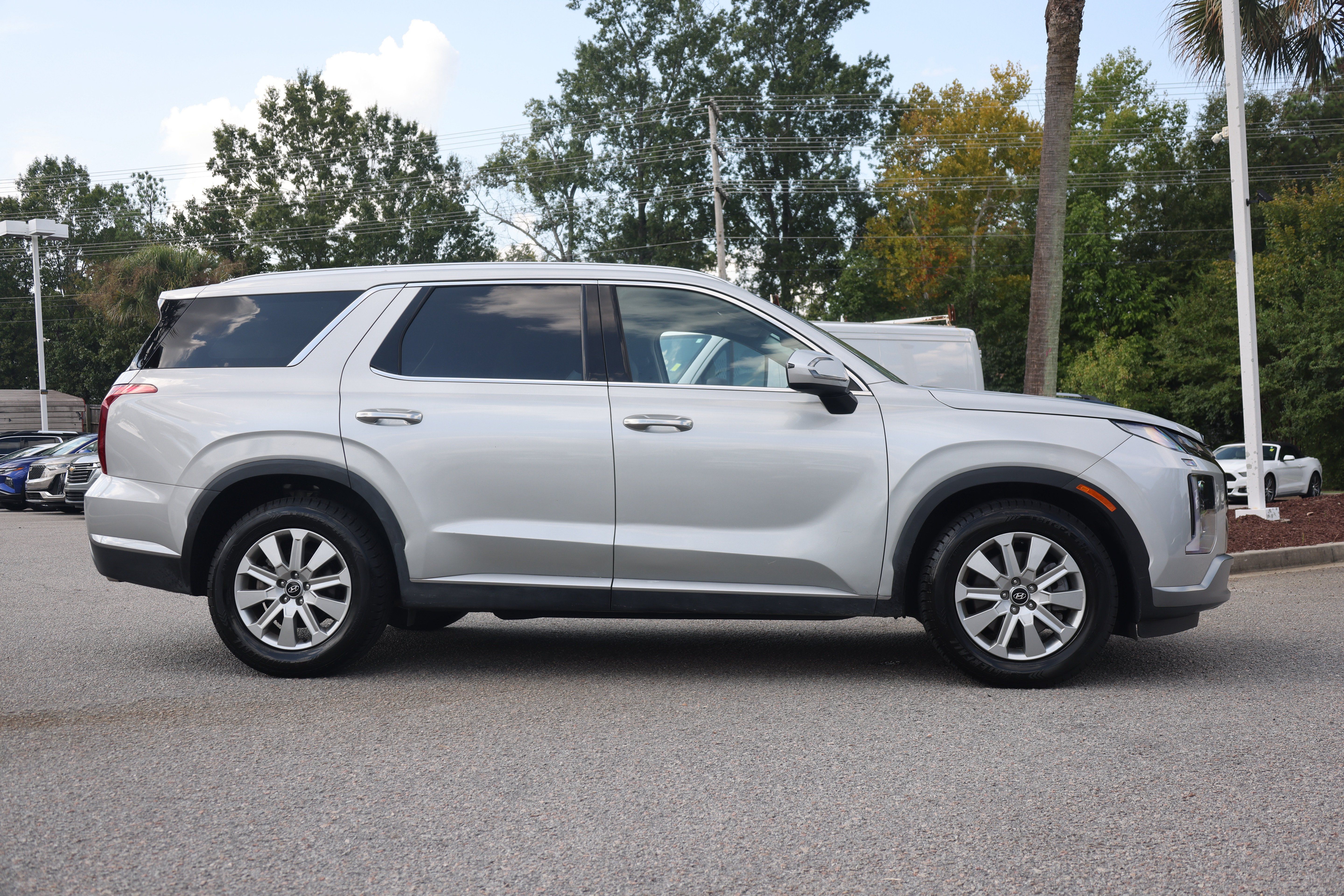 Used 2024 Hyundai Palisade SEL FWD image 6