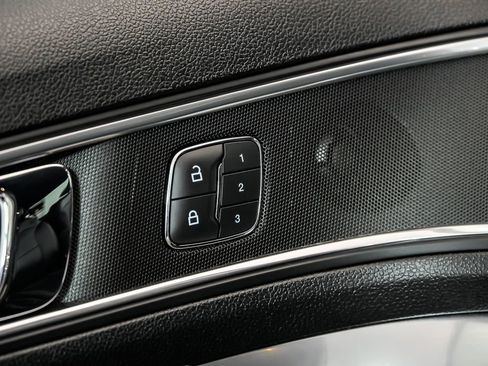Used 2019 Ford Explorer Limited w/ Ford Safe & Smart Package AWD/4WD image 11