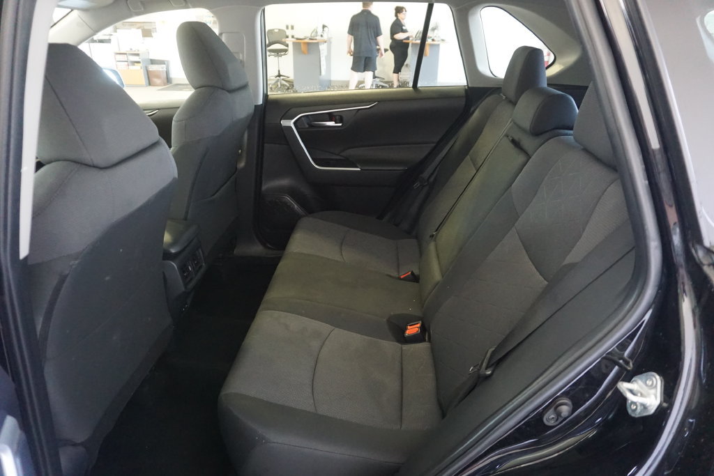 Used 2024 Toyota RAV4 XLE FWD image 18