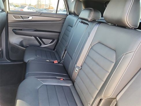 Certified 2025 Volkswagen Atlas Cross Sport SEL R-Line image 17